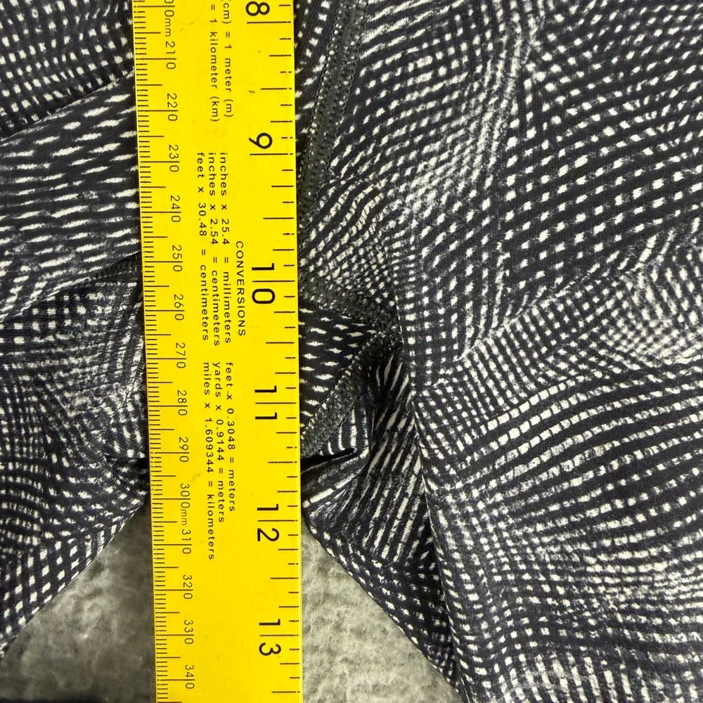 Lululemon Fast and Free Crop Leggings Womens 10 Black Geo Dot Pockets Nulux Run